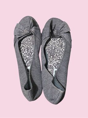 American Eagle Grey Ballet Flats with Bow